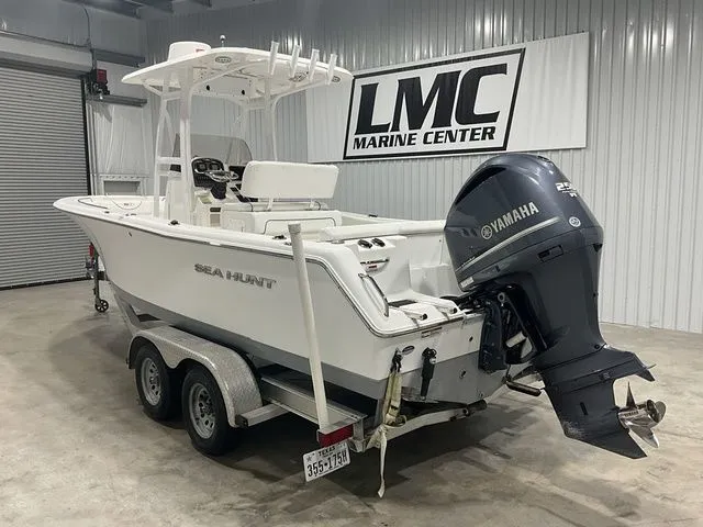 Slide: The Image of Sea Hunt Ultra 234 2014 - 12