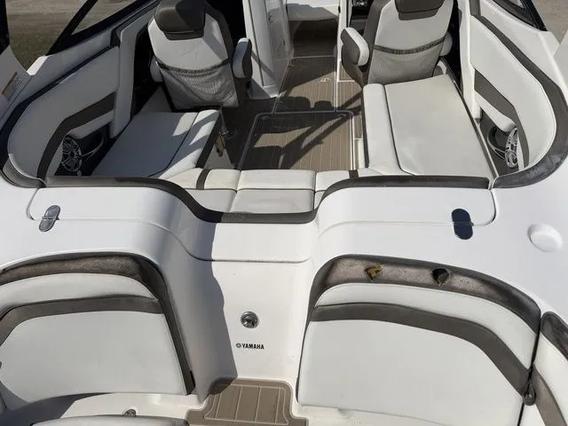 Slide: The Image of Yamaha 242 Limited S 2015 - 11