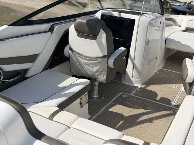 Slide: The Image of Yamaha 242 Limited S 2015 - 12