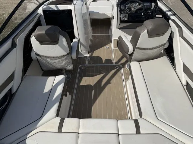 Slide: The Image of Yamaha 242 Limited S 2015 - 13