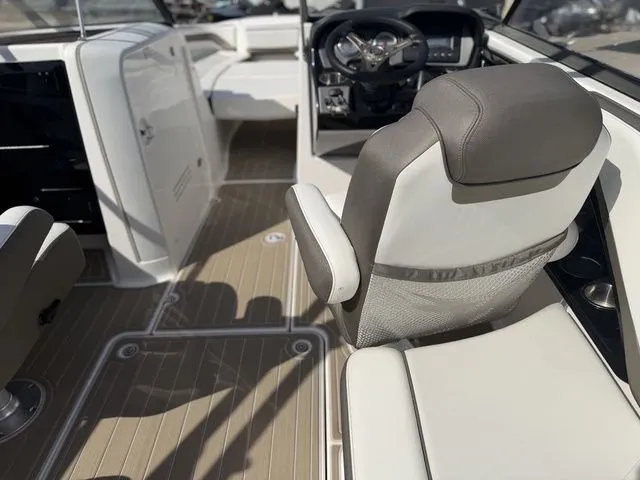 Slide: The Image of Yamaha 242 Limited S 2015 - 16