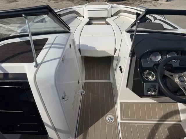 Slide: The Image of Yamaha 242 Limited S 2015 - 21