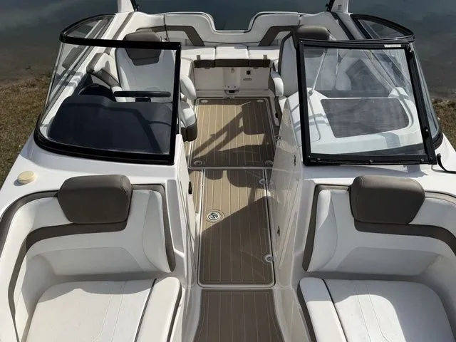 Slide: The Image of Yamaha 242 Limited S 2015 - 26