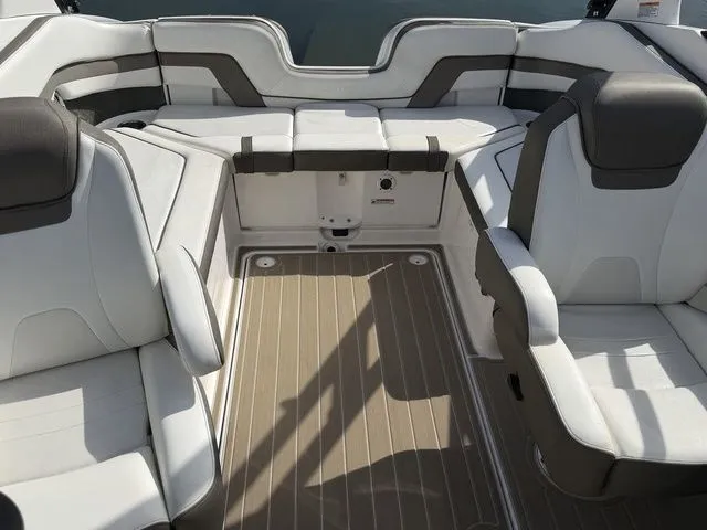 Slide: The Image of Yamaha 242 Limited S 2015 - 29