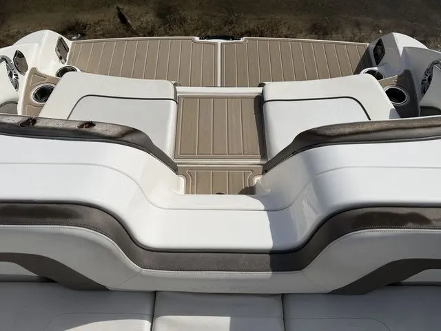 Slide: The Image of Yamaha 242 Limited S 2015 - 31