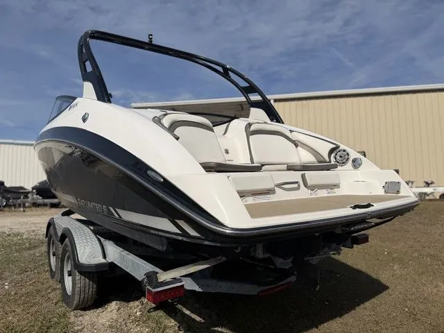 Slide: The Image of Yamaha 242 Limited S 2015 - 5