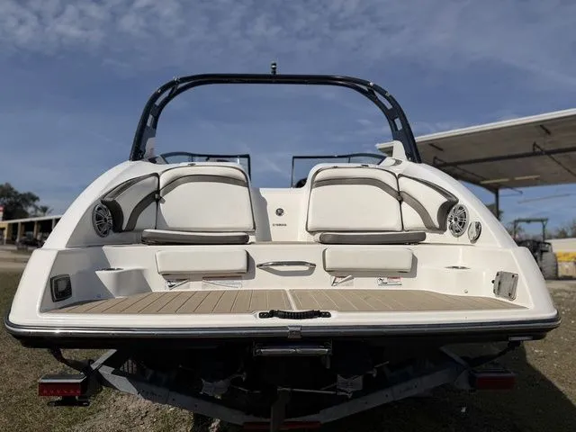 Slide: The Image of Yamaha 242 Limited S 2015 - 6