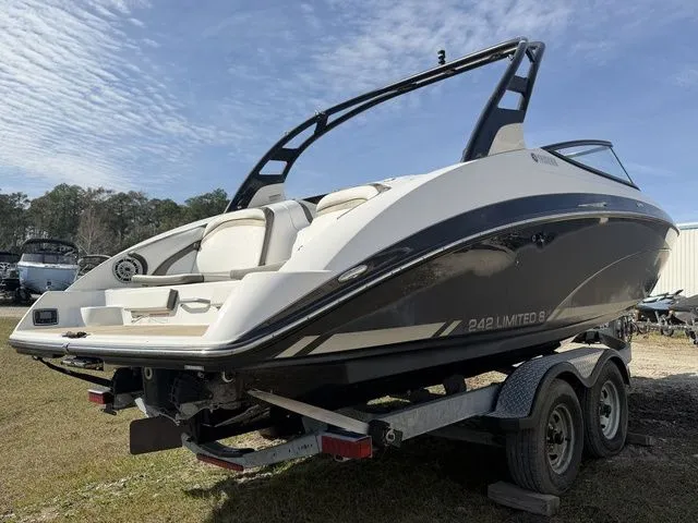 Slide: The Image of Yamaha 242 Limited S 2015 - 7