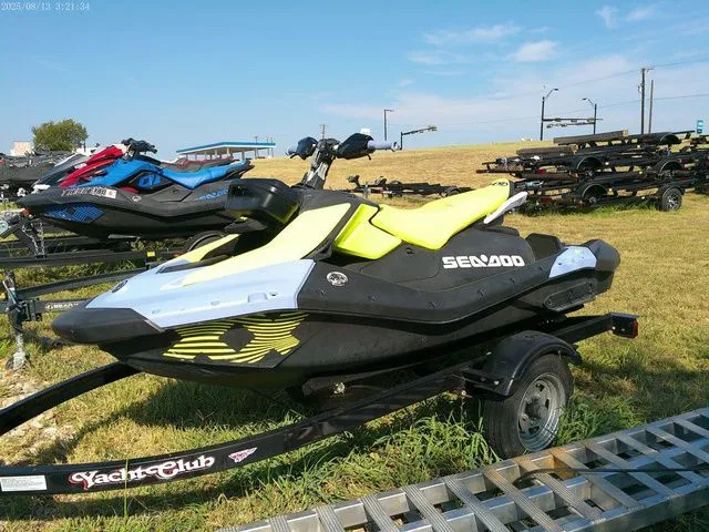 Slide: The Image of Sea-Doo Spark Trixx for 3 2024 - 4