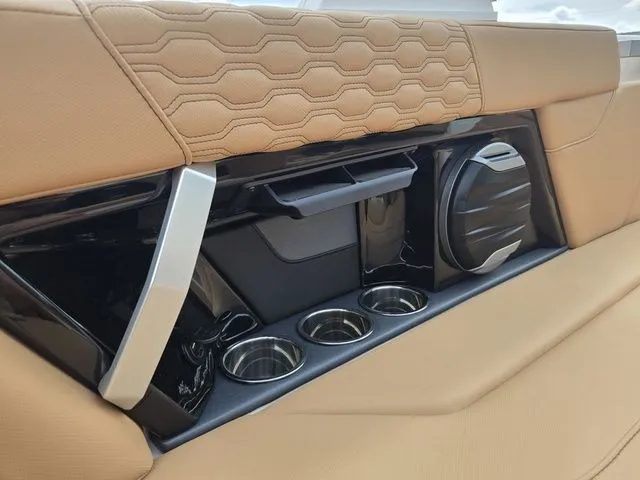 Slide: The Image of MasterCraft XT22 T 2026 - 22