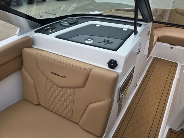 Slide: The Image of MasterCraft XT22 T 2026 - 25