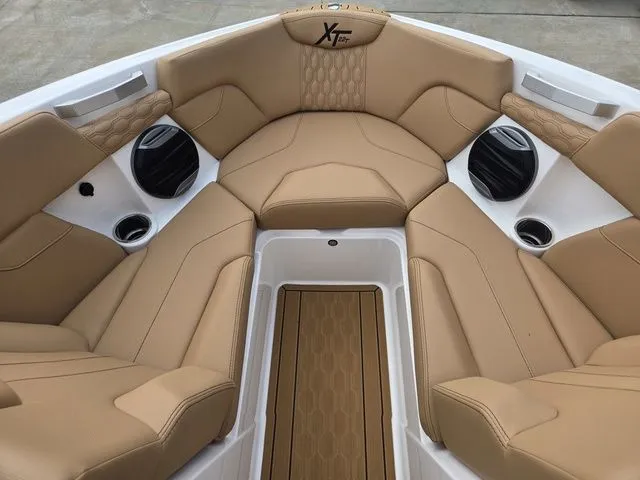 Slide: The Image of MasterCraft XT22 T 2026 - 39
