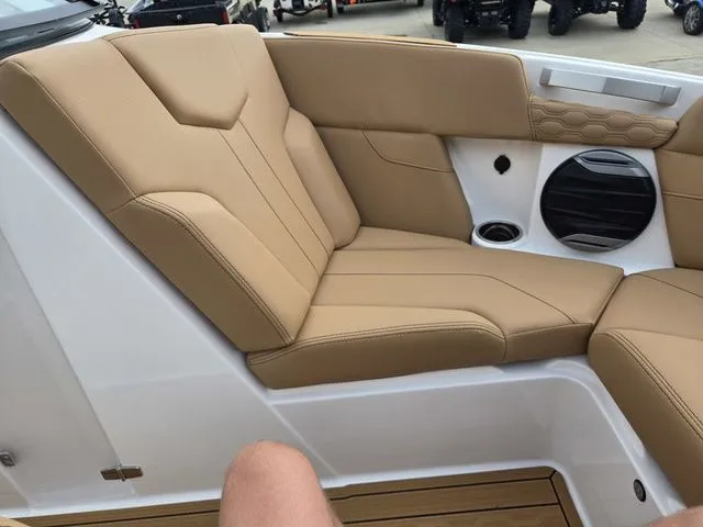 Slide: The Image of MasterCraft XT22 T 2026 - 40