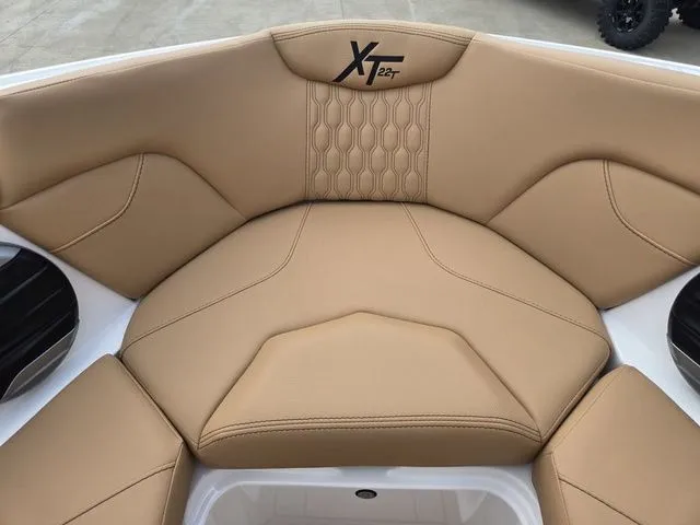 Slide: The Image of MasterCraft XT22 T 2026 - 41