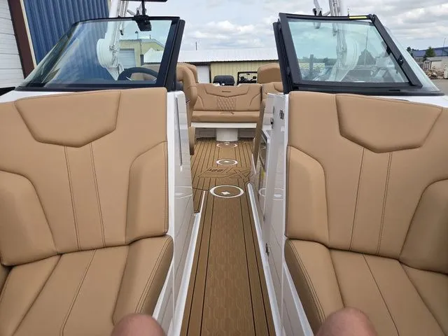 Slide: The Image of MasterCraft XT22 T 2026 - 43