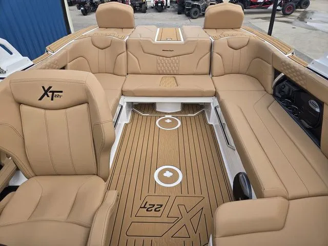 Slide: The Image of MasterCraft XT22 T 2026 - 44