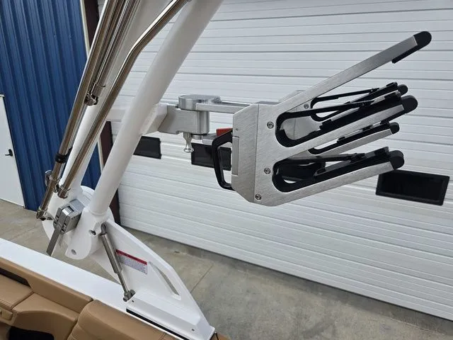 Slide: The Image of MasterCraft XT22 T 2026 - 45