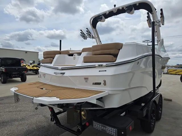 Slide: The Image of MasterCraft XT22 T 2026 - 5