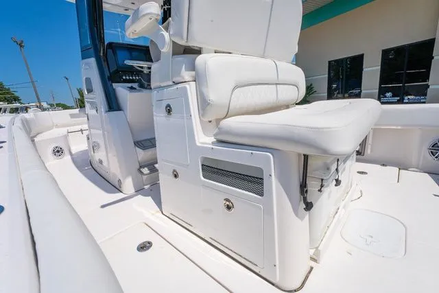 Slide: The Image of Sea Fox 282 LT 2026 - 16