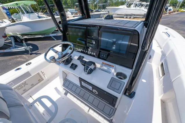 Slide: The Image of Sea Fox 282 LT 2026 - 19