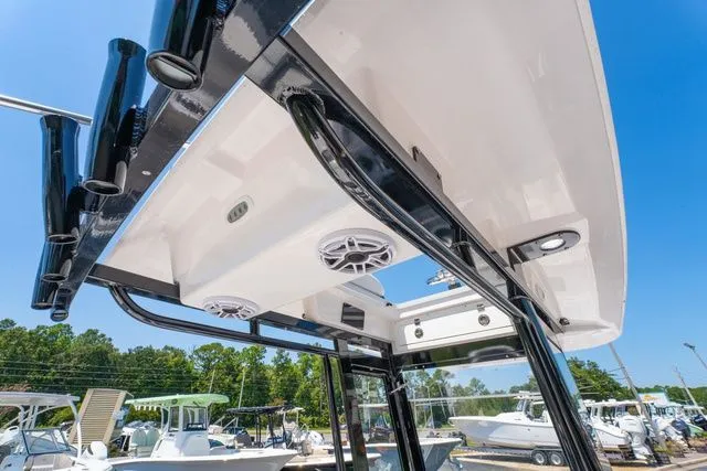 Slide: The Image of Sea Fox 282 LT 2026 - 21