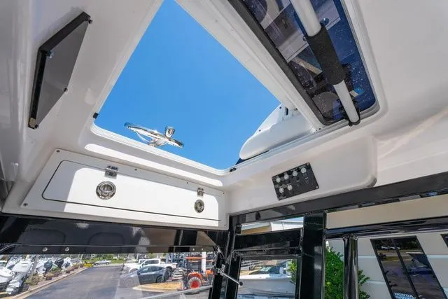 Slide: The Image of Sea Fox 282 LT 2026 - 25