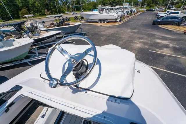 Slide: The Image of Sea Fox 282 LT 2026 - 26