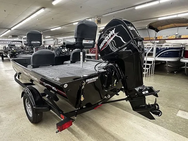 Slide: The Image of Tracker Bass Tracker Classic XL 2026 - 9