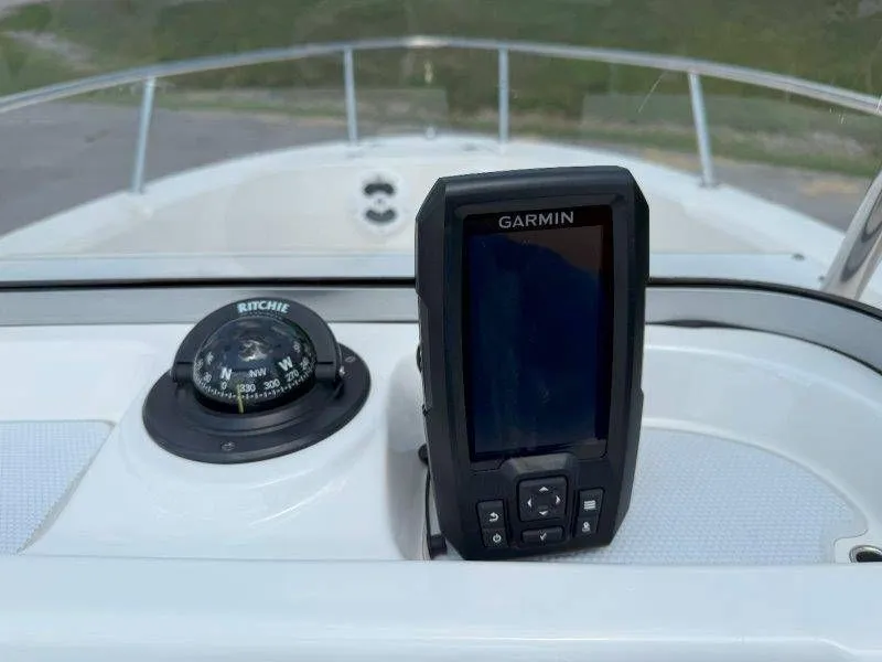 Slide: The Image of Robalo R180 Center Console 2019 - 25
