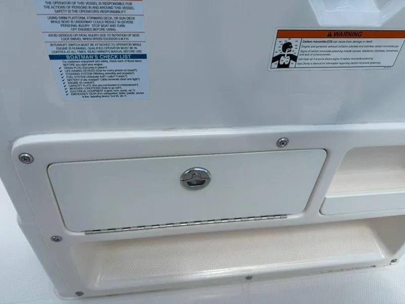 Slide: The Image of Robalo R180 Center Console 2019 - 28