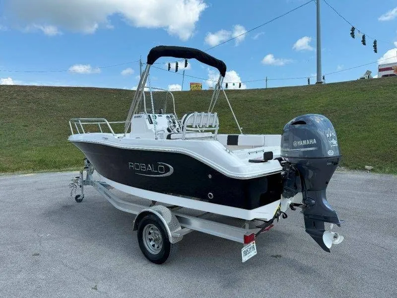 Slide: The Image of Robalo R180 Center Console 2019 - 3