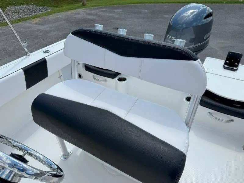 Slide: The Image of Robalo R180 Center Console 2019 - 31