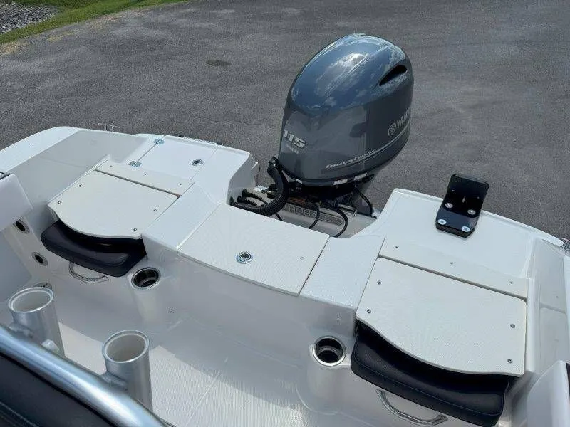 Slide: The Image of Robalo R180 Center Console 2019 - 37