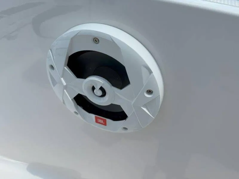 Slide: The Image of Robalo R180 Center Console 2019 - 41