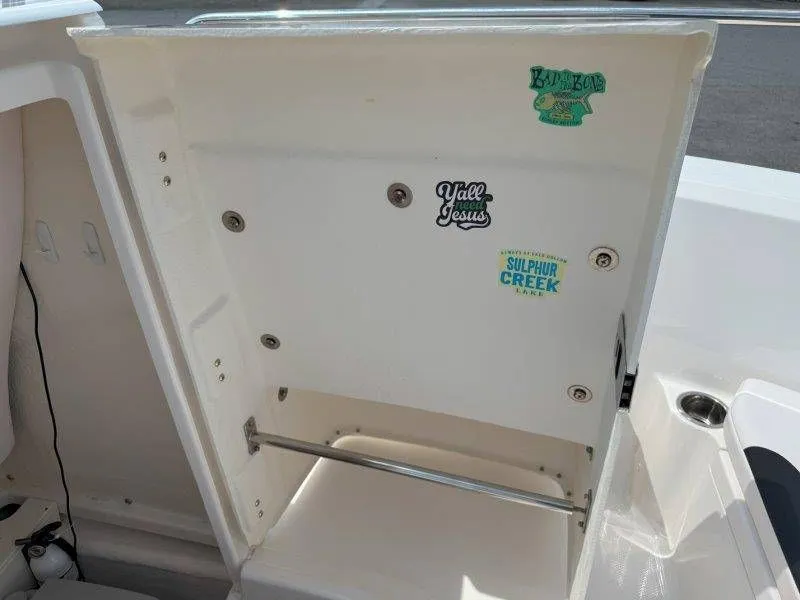 Slide: The Image of Robalo R180 Center Console 2019 - 50