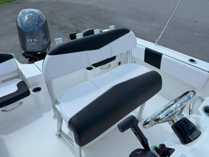 Slide: The Image of Robalo R180 Center Console 2019 - 51