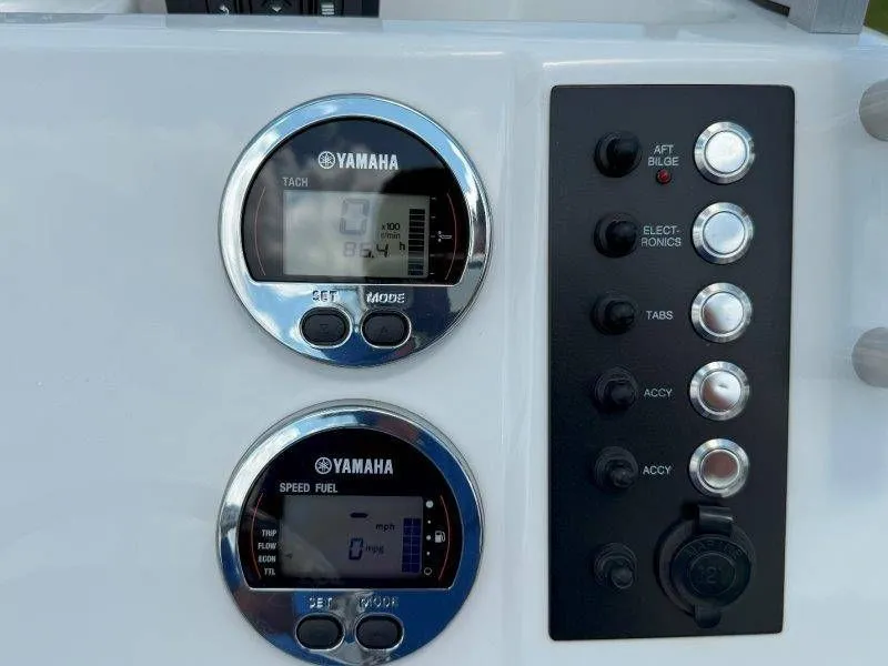 Slide: The Image of Robalo R180 Center Console 2019 - 57