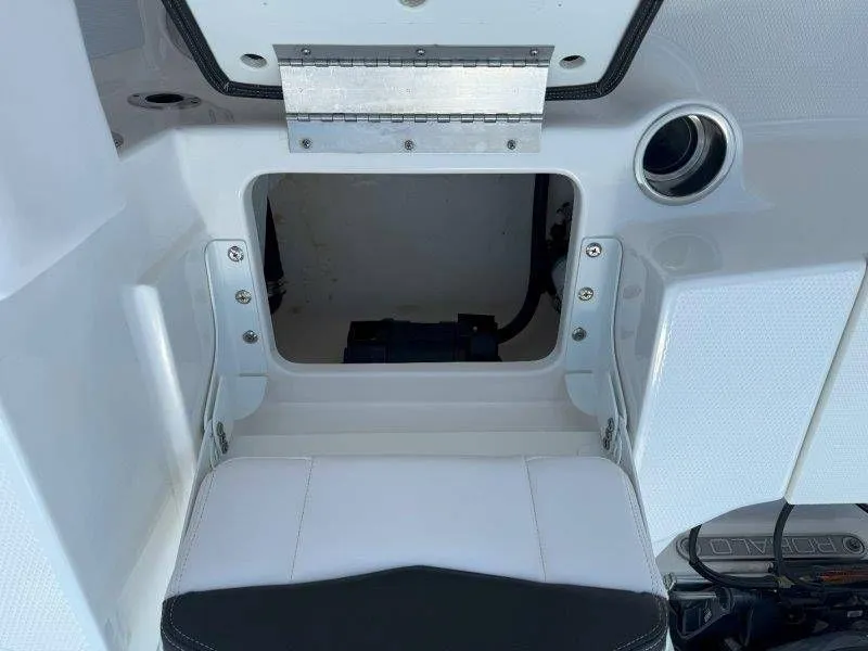 Slide: The Image of Robalo R180 Center Console 2019 - 59