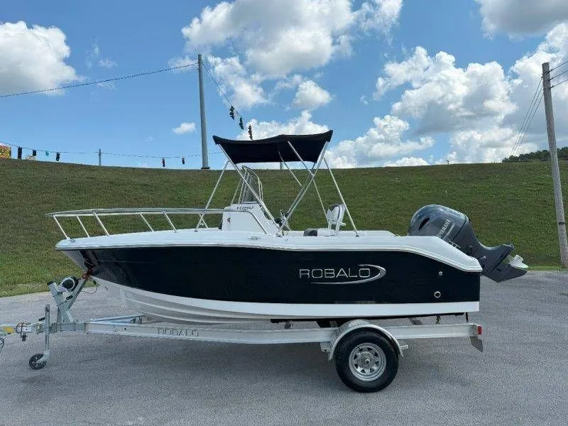 Slide: The Image of Robalo R180 Center Console 2019 - 70