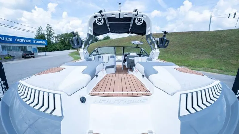 Slide: The Image of Nautique G25 2018 - 14