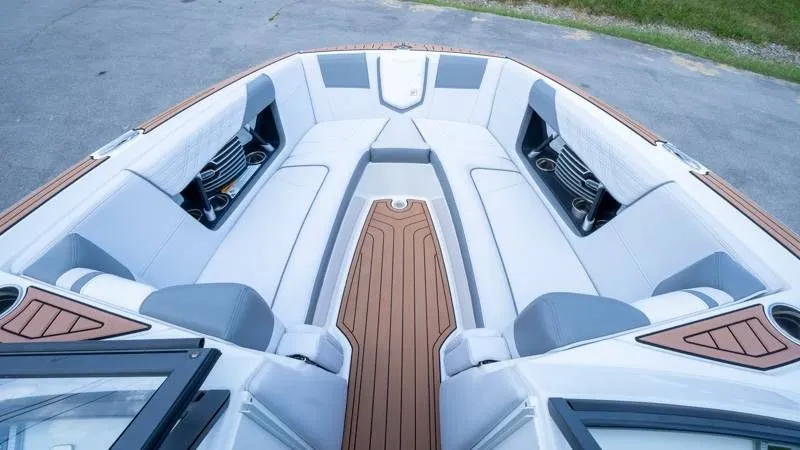 Slide: The Image of Nautique G25 2018 - 16