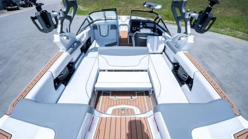 Slide: The Image of Nautique G25 2018 - 46