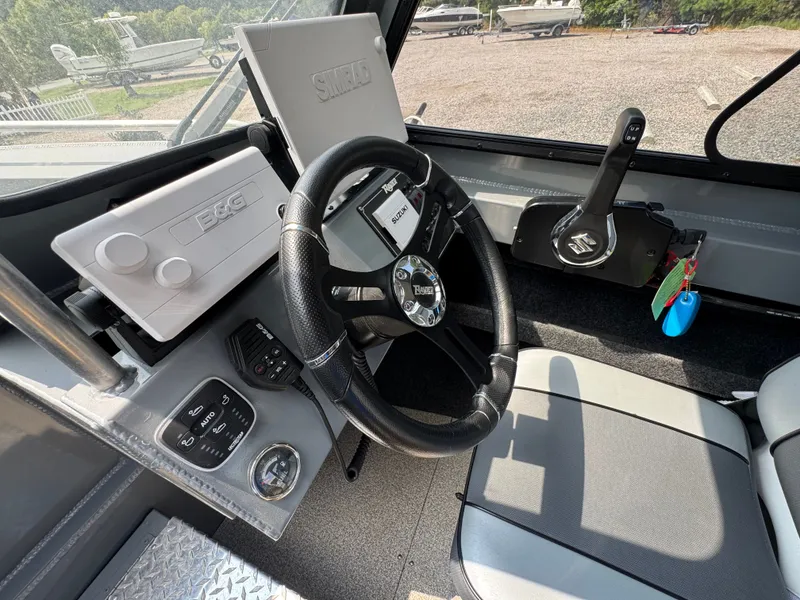 Slide: The Image of Raider 210 Explorer 2022 - 16