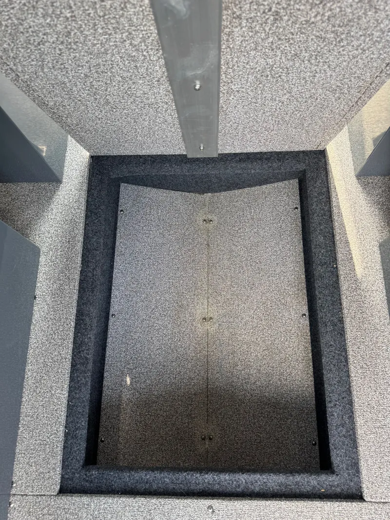 Slide: The Image of Raider 210 Explorer 2022 - 24