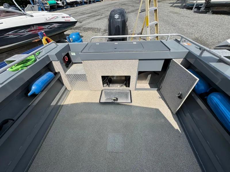 Slide: The Image of Raider 210 Explorer 2022 - 7