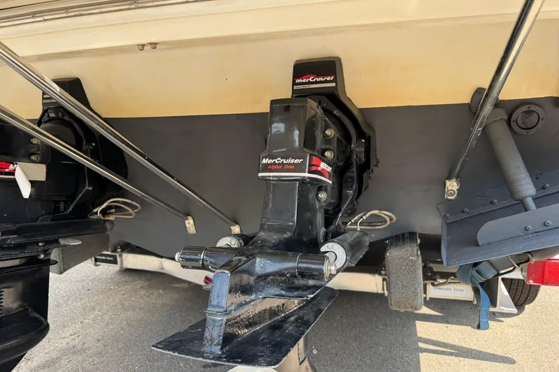Slide: The Image of Rear view of a 2001 Formula 280 Bowrider with dual MerCruiser outdrives. - 41