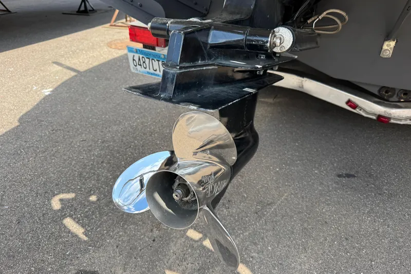Slide: The Image of Propeller of a 2001 Formula 280 Bowrider boat on a trailer. - 44