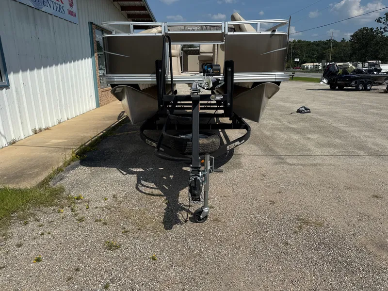 Slide: The Image of Avalon VEN 2080 QF 2022 - 12