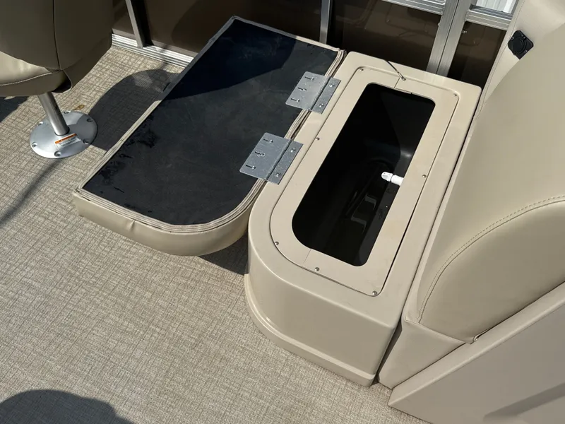 Slide: The Image of Avalon VEN 2080 QF 2022 - 16