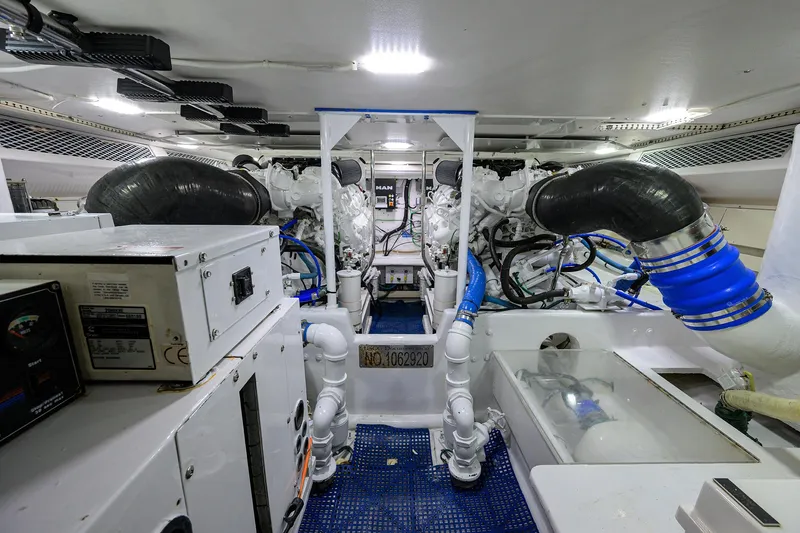 Slide: The Image of Viking 53 Convertible 1998 - 52